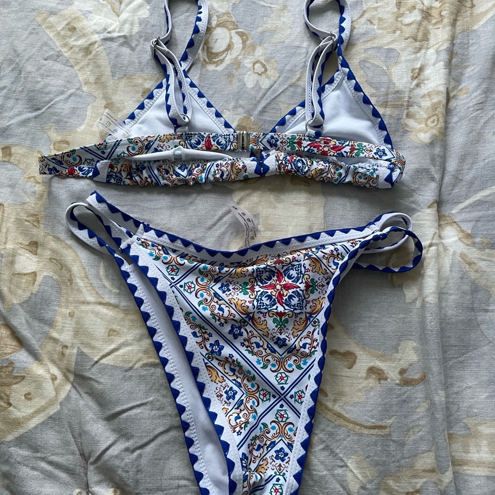 Triangle Bikini - Blue and White Pattern - Picture 2 of 3
